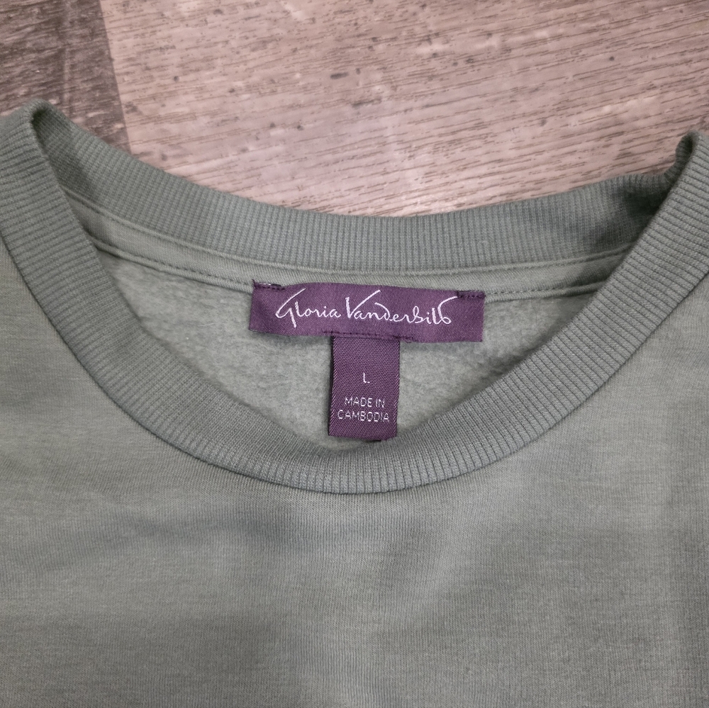 GV Daisy Embroidered Sweatshirt - Picture 4 of 4